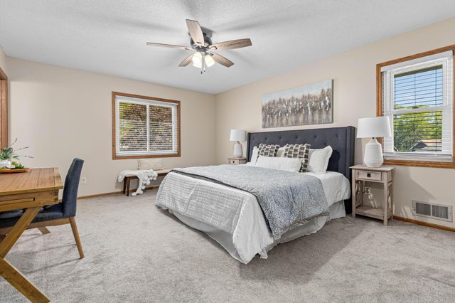 5833 W 131st Street Circle, Savage, MN 55378