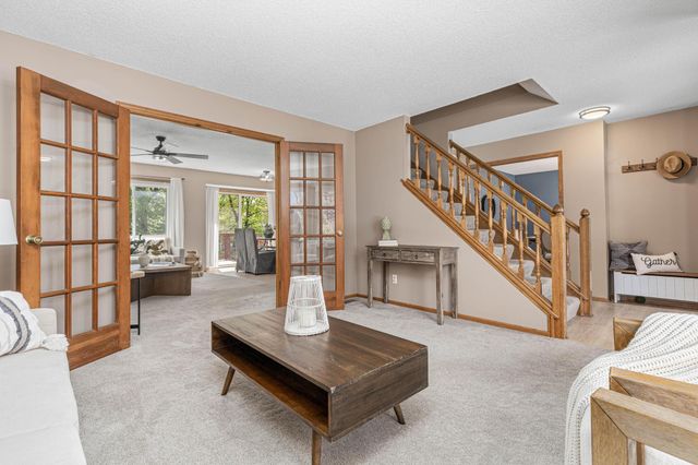 5833 W 131st Street Circle, Savage, MN 55378