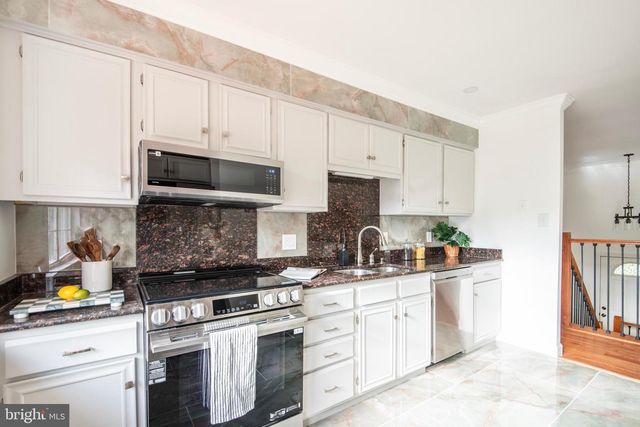 1240 VIKING DR N, Arnold, MD 21012