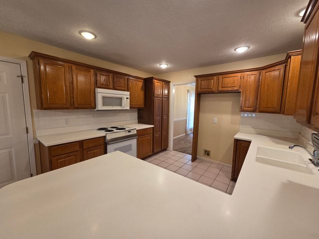 4719 S Clifton Court, Springfield, MO 65810