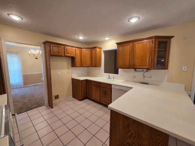 4719 S Clifton Court, Springfield, MO 65810