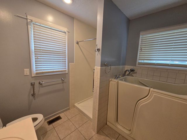 4719 S Clifton Court, Springfield, MO 65810