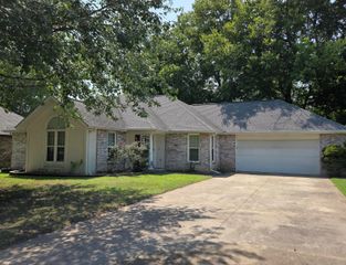 4719 S Clifton Court, Springfield, MO 65810