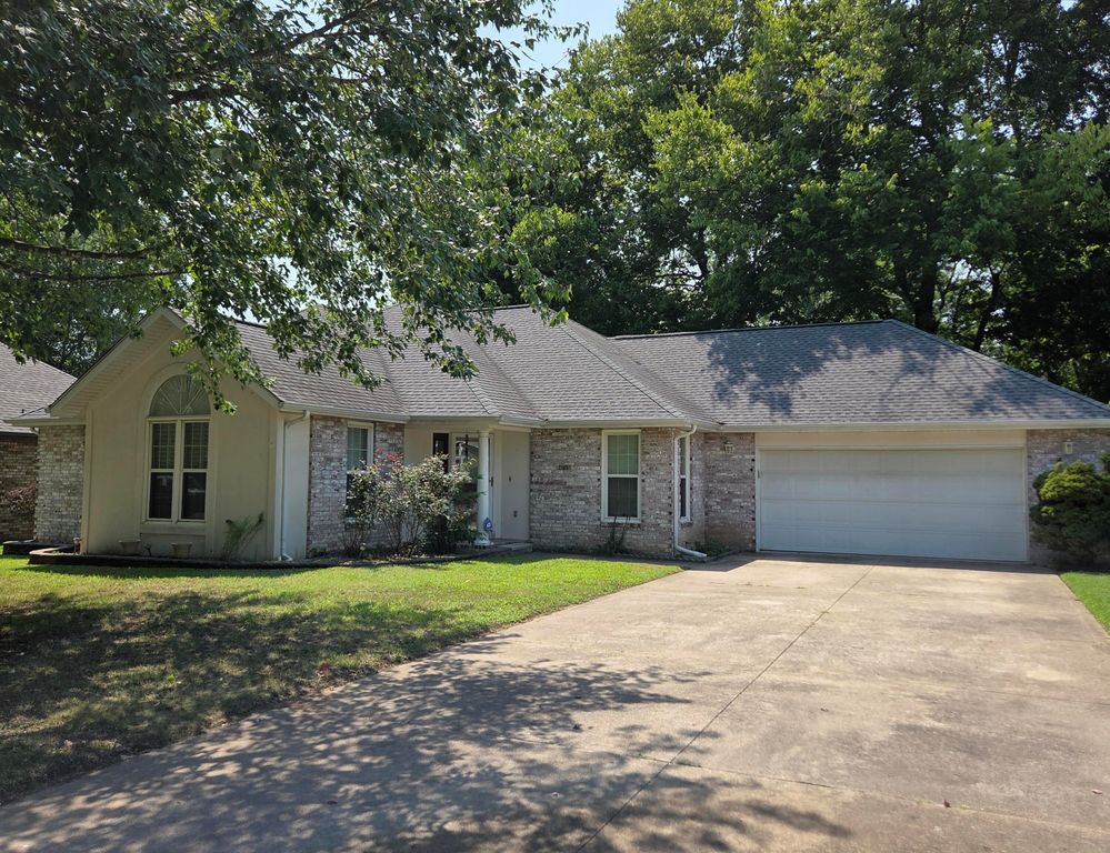 4719 S Clifton Court, Springfield, MO 65810