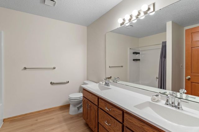 7657 N Shore Circle N, Forest Lake, MN 55025