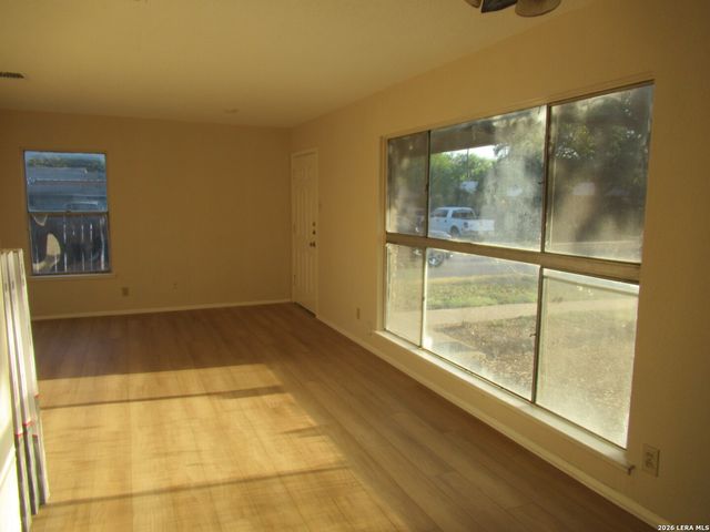 702 LONGLEAF ST, San Antonio, TX 78219