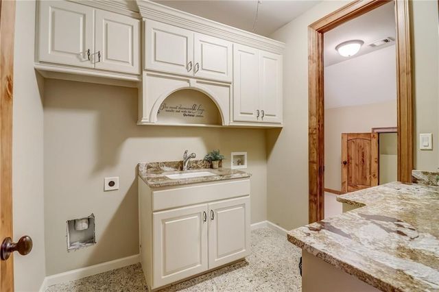 6219 Woodlake Drive, Buford, GA 30518