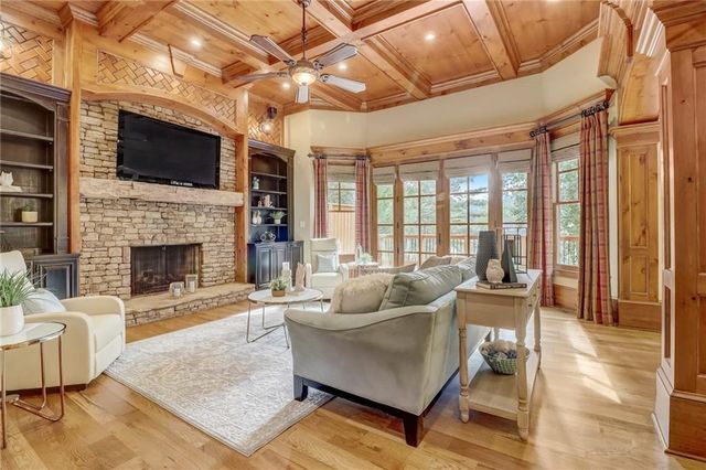 6219 Woodlake Drive, Buford, GA 30518