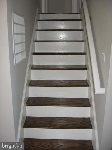 7 W 7TH ST, Burlington, NJ 08016