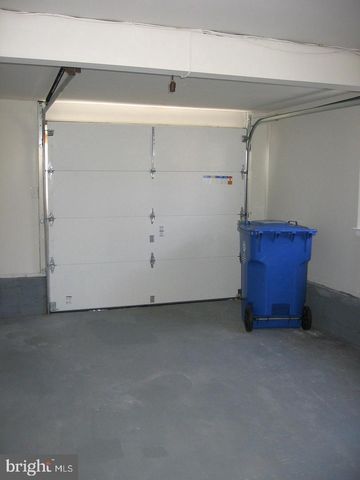 7 W 7TH ST, Burlington, NJ 08016