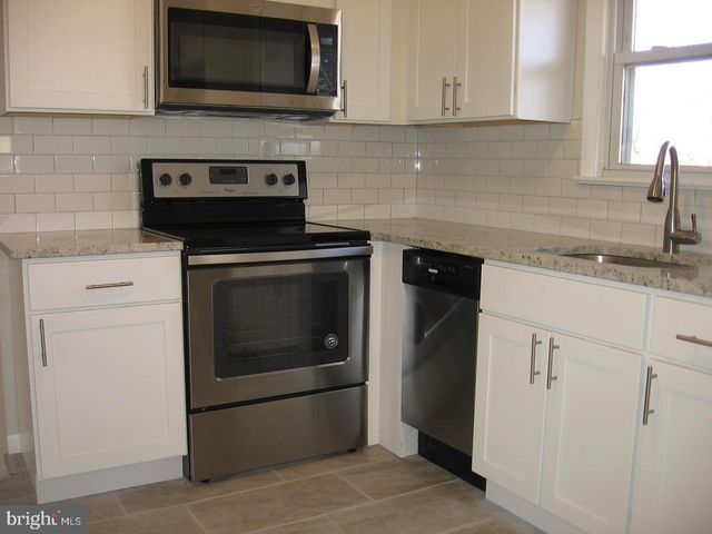 7 W 7TH ST, Burlington, NJ 08016