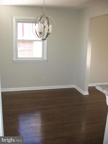 7 W 7TH ST, Burlington, NJ 08016