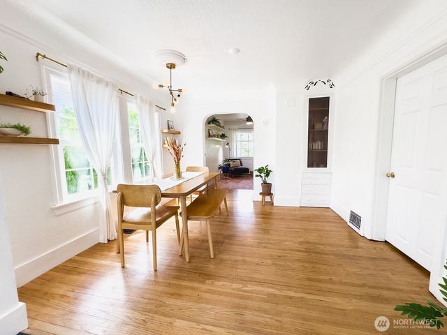2127 8th Street, Bremerton, WA 98312