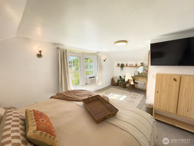 2127 8th Street, Bremerton, WA 98312