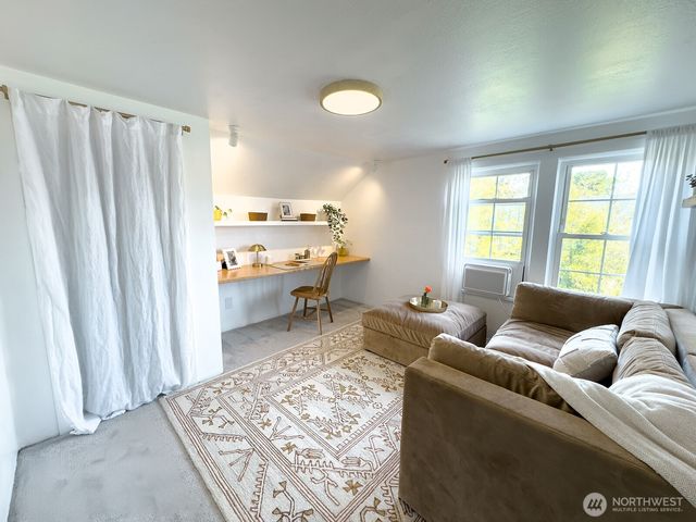 2127 8th Street, Bremerton, WA 98312