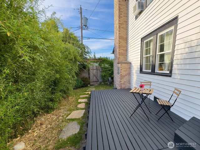 2127 8th Street, Bremerton, WA 98312