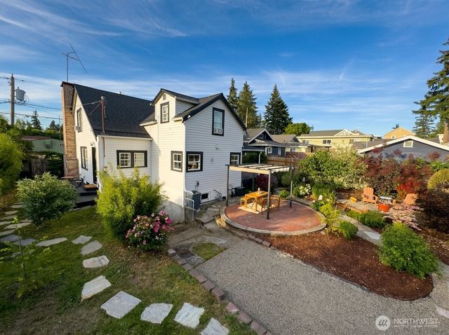 2127 8th Street, Bremerton, WA 98312