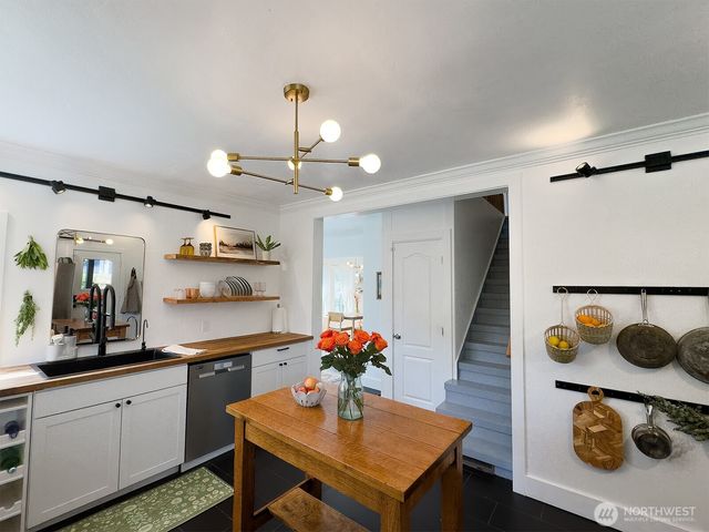 2127 8th Street, Bremerton, WA 98312