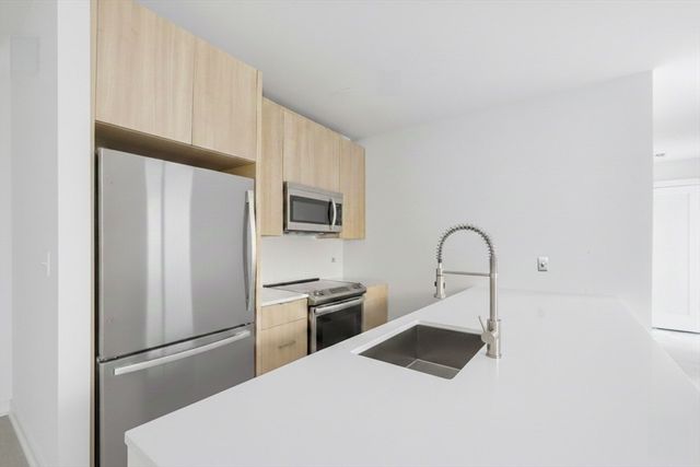 1035 Commonwealth Ave 510, Boston, MA 02215