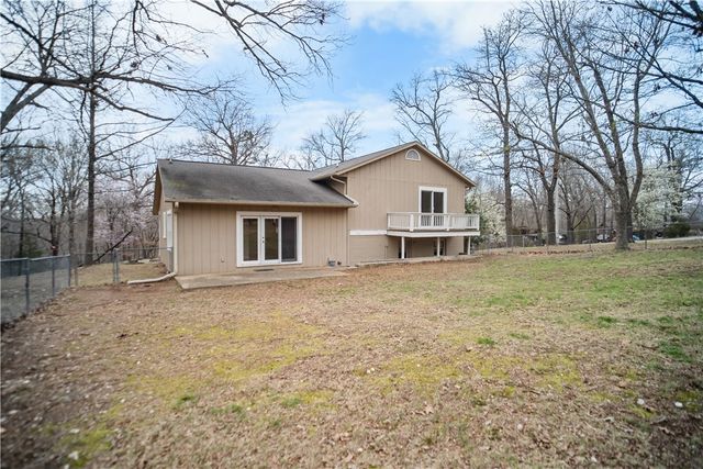 13897 Dogwood Drive, Fayetteville, AR 72704