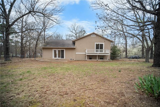 13897 Dogwood Drive, Fayetteville, AR 72704