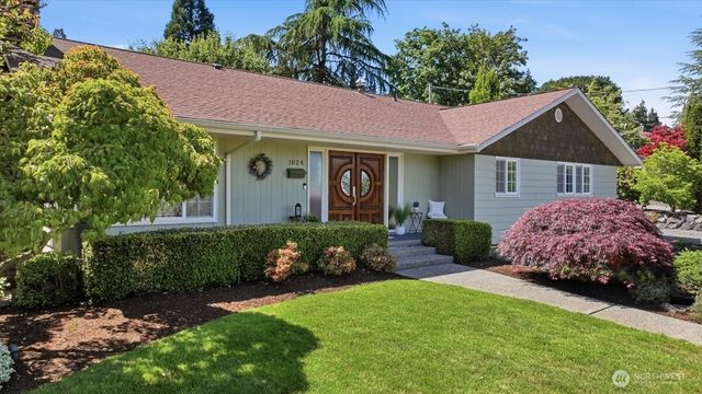 1024 Crestwood Lane, Fircrest, WA 98466