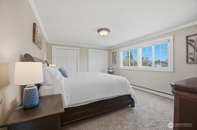 1024 Crestwood Lane, Fircrest, WA 98466