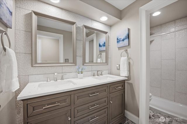 1024 Crestwood Lane, Fircrest, WA 98466