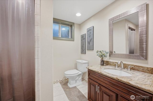1024 Crestwood Lane, Fircrest, WA 98466