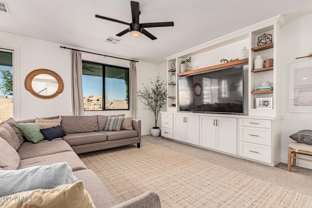 4080 E CANYON Way, Chandler, AZ 85249