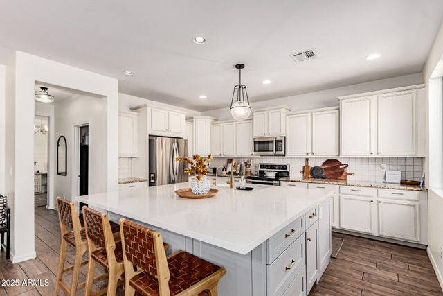 4080 E CANYON Way, Chandler, AZ 85249