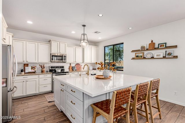 4080 E CANYON Way, Chandler, AZ 85249