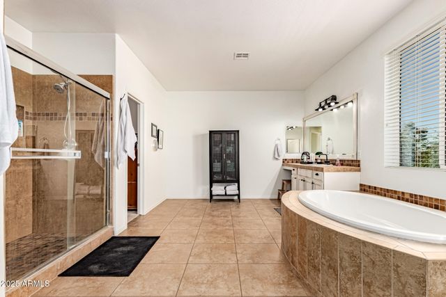 4080 E CANYON Way, Chandler, AZ 85249