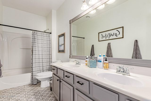 4080 E CANYON Way, Chandler, AZ 85249