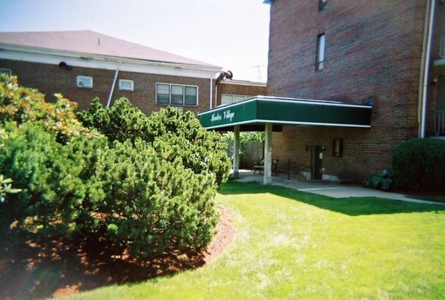 1186 Worcester Rd 220, Framingham, MA 01702