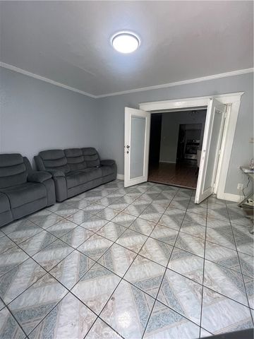 288 E 43rd, Los Angeles, CA 90011