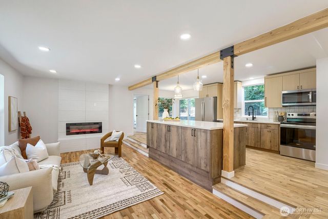 16051 21st Avenue SW, Burien, WA 98166