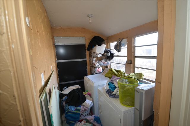 146 W Baggett Avenue, Poolville, TX 76487