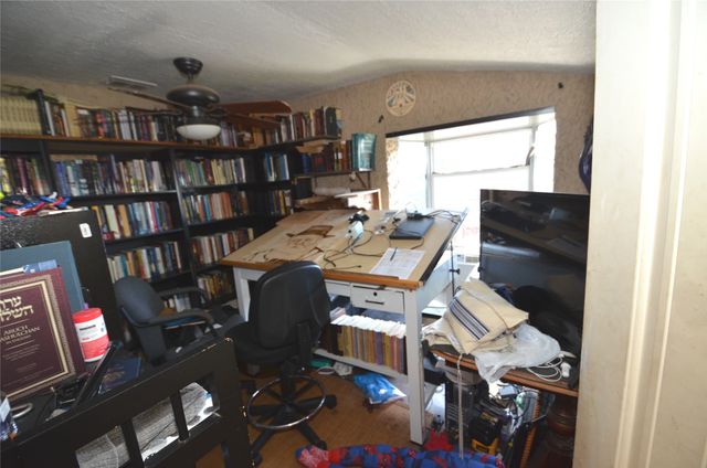 146 W Baggett Avenue, Poolville, TX 76487