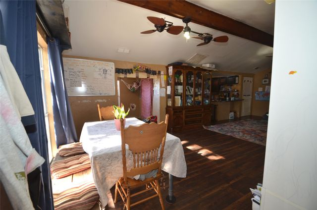 146 W Baggett Avenue, Poolville, TX 76487