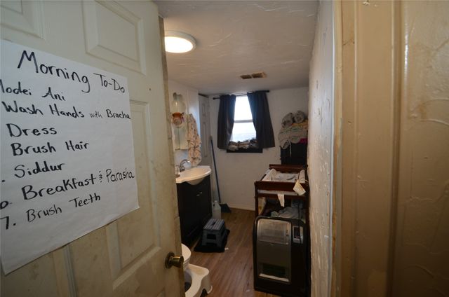 146 W Baggett Avenue, Poolville, TX 76487