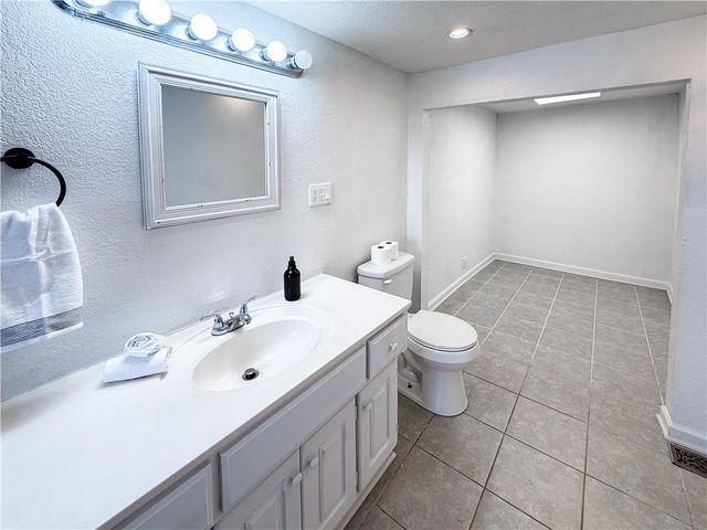 11224 E Peery Street, Independence, MO 64054