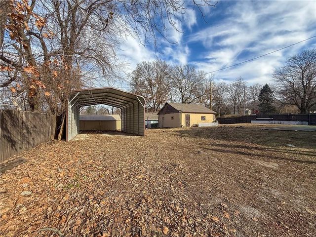 11224 E Peery Street, Independence, MO 64054