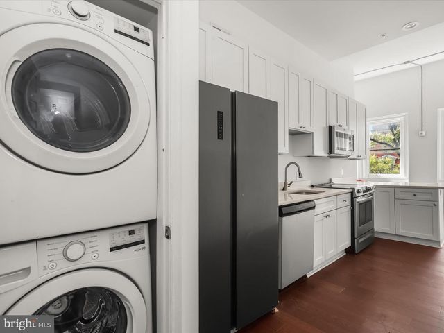 14 E READ ST, Baltimore, MD 21202