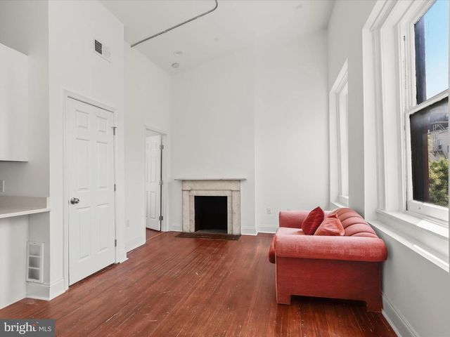 14 E READ ST, Baltimore, MD 21202