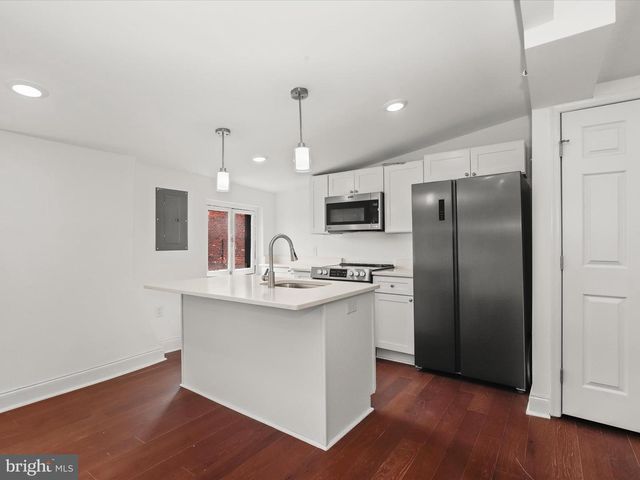 14 E READ ST, Baltimore, MD 21202