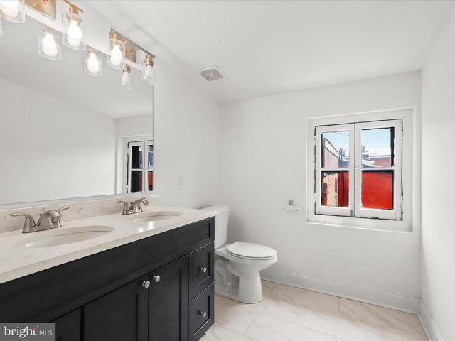 14 E READ ST, Baltimore, MD 21202