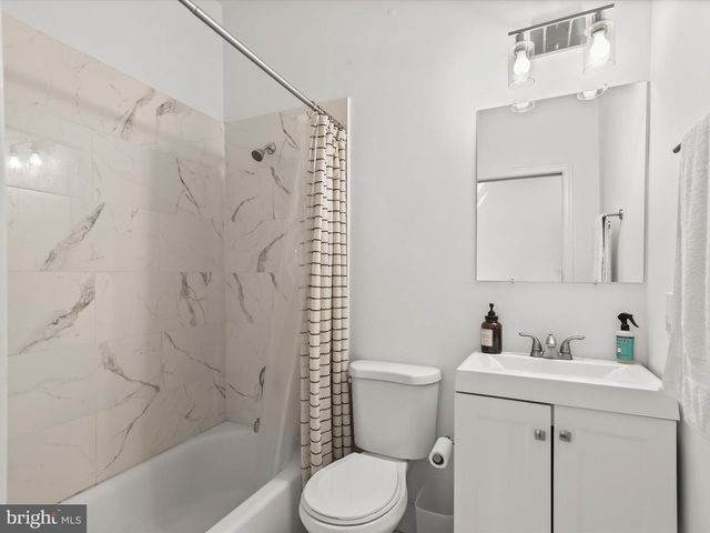 14 E READ ST, Baltimore, MD 21202