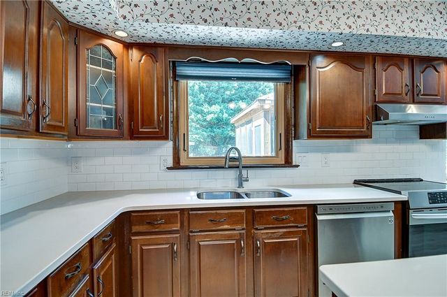 1804 Templeton LN, Virginia Beach, VA 23454