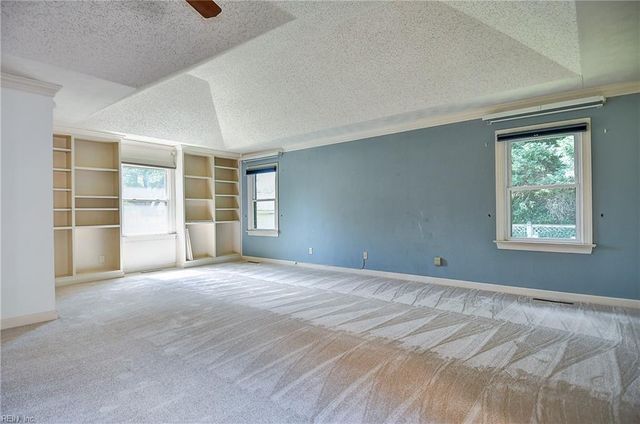 1804 Templeton LN, Virginia Beach, VA 23454